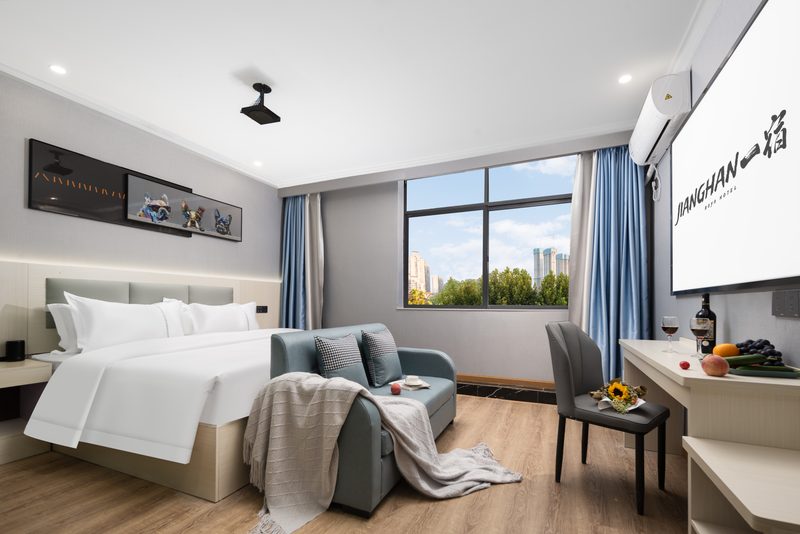 Baiya Smart Hotel (Jianghan Road Metro Pedestrian Street Night Market) in Wuhan
