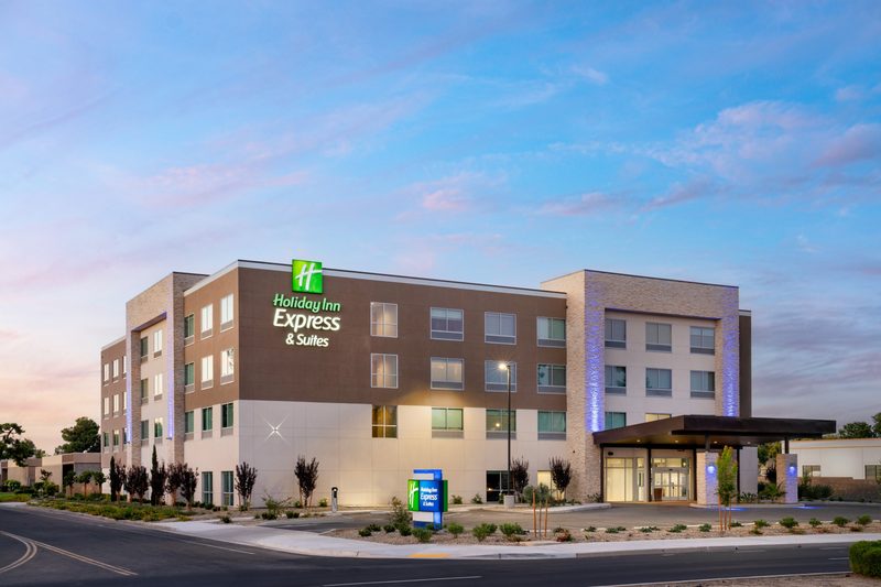 Holiday Inn Express & Suites FRESNO AIRPORT by IHG in Fresno