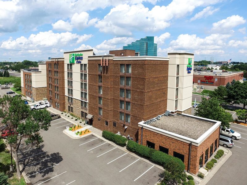 Holiday Inn Express & Suites BLOOMINGTON - MPLS ARPT AREA W by IHG in Duluth
