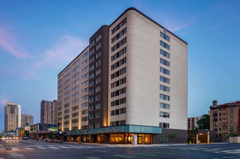 DoubleTree Suites by Hilton Minneapolis in Duluth