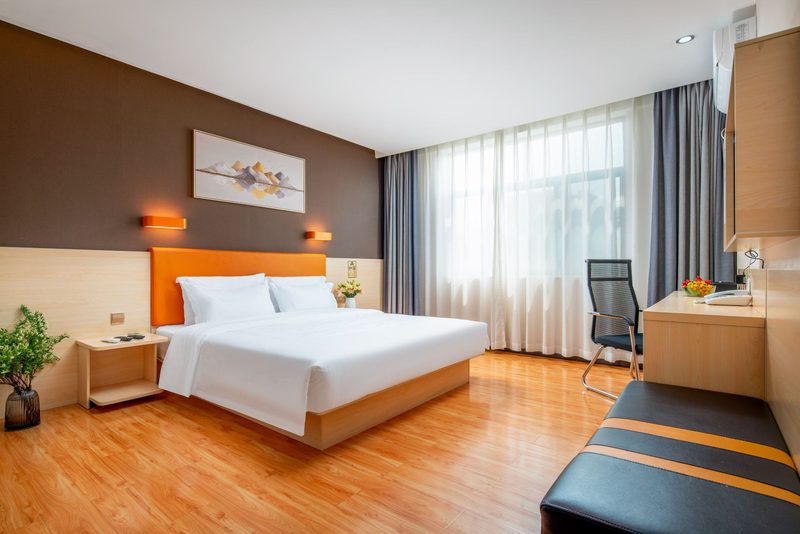 7 Days Premium Hotel (Lincang Bus Station City No.1 Middle School Branch) in Montpelier