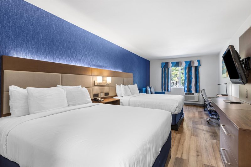Eod SureStay Plus Hotel by Best Western Mammoth Lakes in Sherbrooke